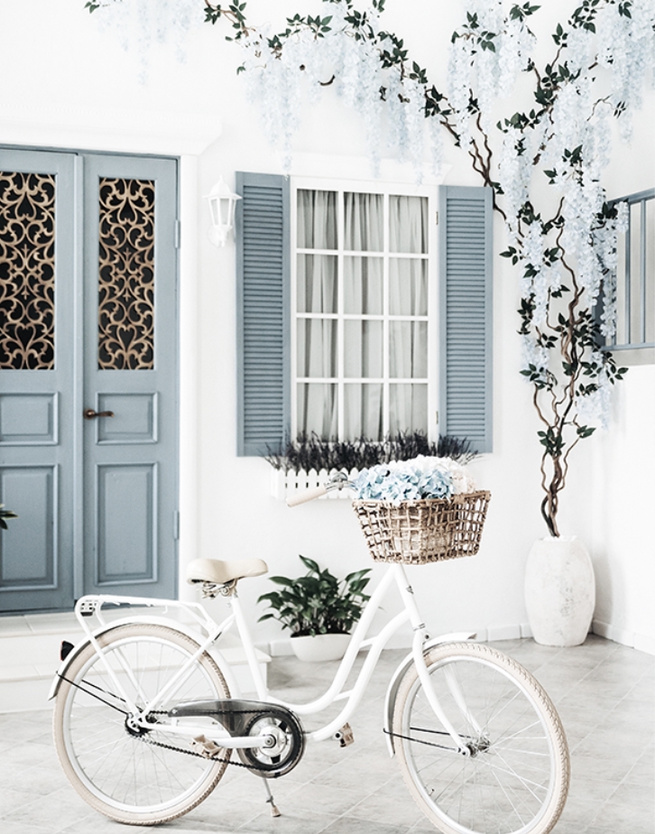 nextART. White Bike